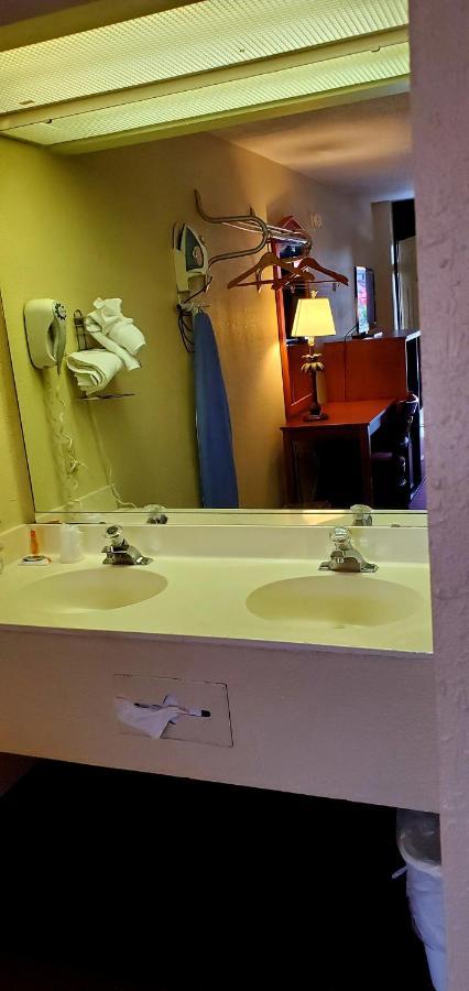 Conway Express Inn Zewnętrze zdjęcie